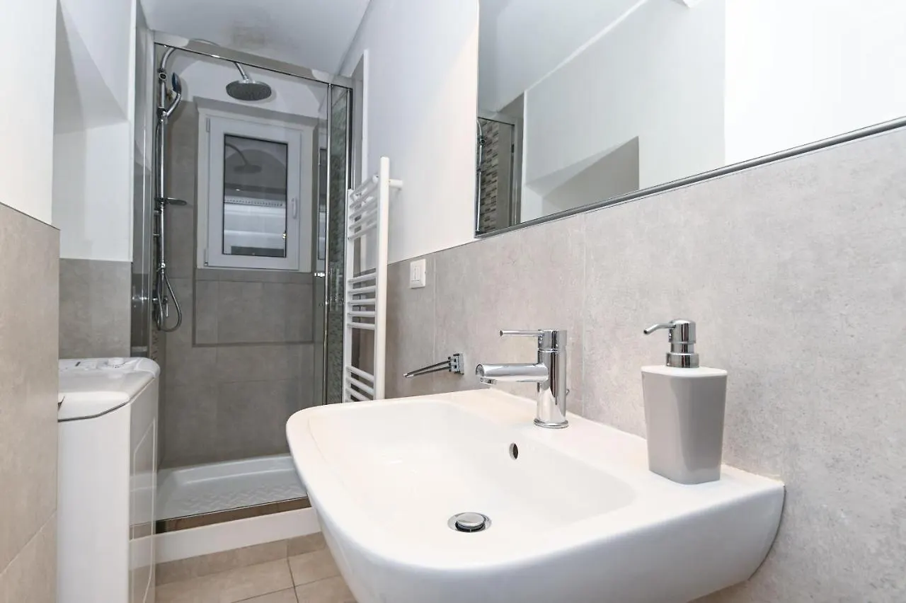 Gorgeous Trastevere Loft On The River Rome Apartment