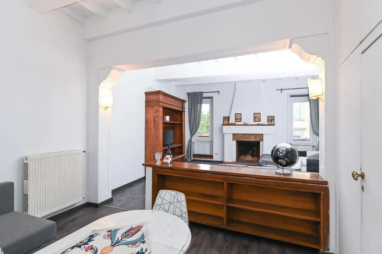 Gorgeous Trastevere Loft On The River 로마 아파트