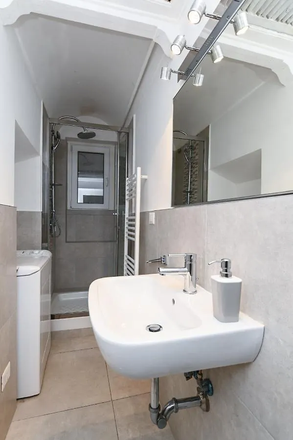 Gorgeous Trastevere Loft On The River Rome Italy